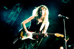 Ana Popovic. Photo by Marco van Rooijen.