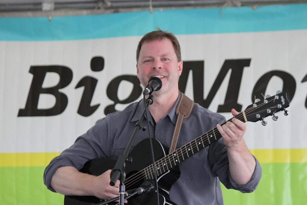 Kray Van Kirk, 2014 winner, Susanne Millsaps Performing Songwriter Showcase Competition.  Credit: IAMA.